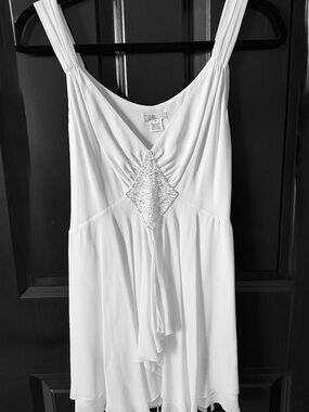 iOS white XL draped sleeveless top with beaded inset, worn once, great condition